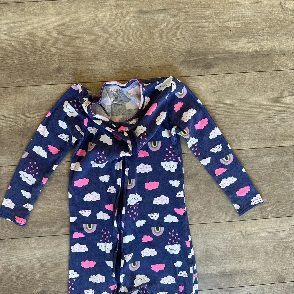 Carter’s 5T Girl Zip Footed Sleeper Pajamas Rainbow Clouds